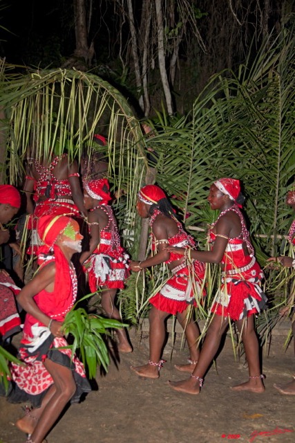 032 BWITI Sortie des Danseuses 9E5KIMG_50894wtmk.jpg