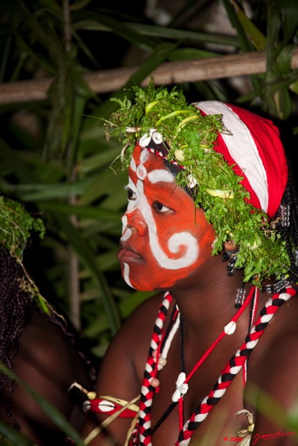 036 BWITI Visage Danseuse 9E5KIMG_50743wtmk.jpg