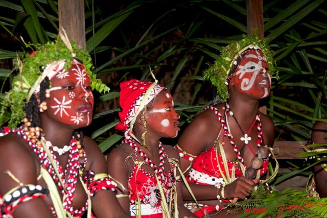 044 BWITI Visages Initiees 9E5KIMG_50722wtmk.jpg