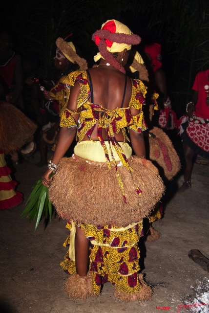 069 BWITI Ndjembe Danseuse au Pagne 9E5KIMG_50923wtmk.jpg