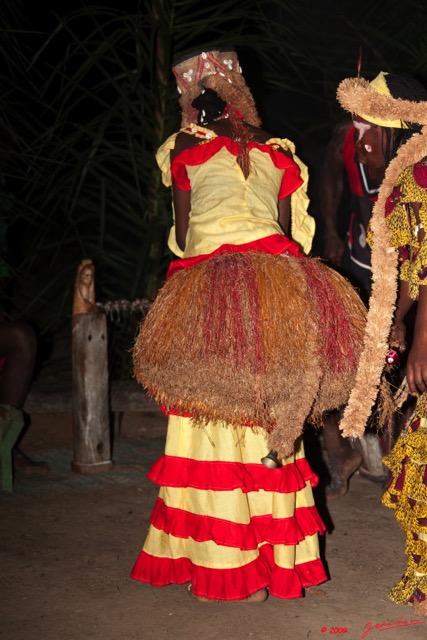 070 BWITI Ndjembe Danseuse au Pagne 9E5KIMG_50930wtmk.jpg