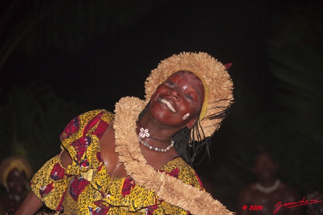 083 BWITI Ndjembe Visage de Danseuse 9E5KIMG_50978wtmk.jpg