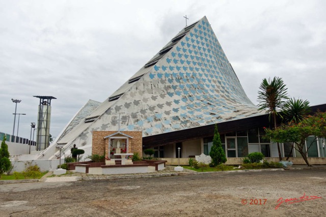 002 Libreville Eglise Saint-Pierre Vue 17RX104DSC_102147_DxOLumwtmk.jpg