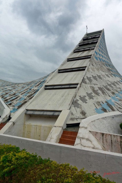 025 Libreville Eglise Saint-Pierre le Toit 17RX104DSC_102180_DxOLumawtmk.jpg