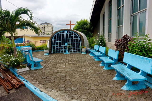 028 Libreville Eglise Saint-Pierre Lieu de Meditation 17RX104DSC_102186_DxOLumwtmk.jpg