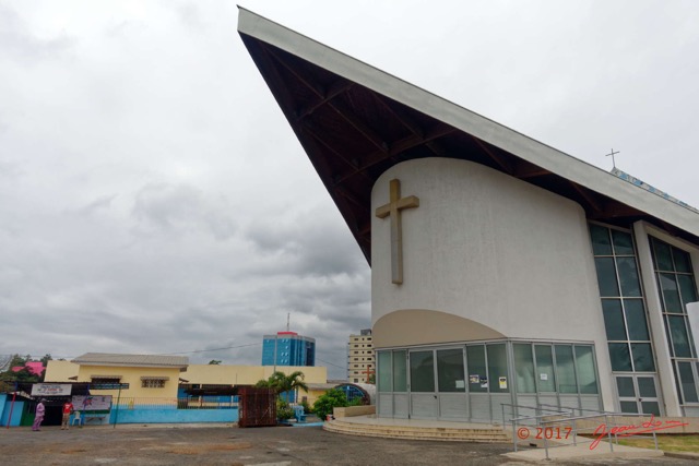 032 Libreville Eglise Saint-Pierre Entree 17RX104DSC_102193_DxOawtmk.jpg