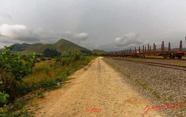 124 Piste Offoue-Alembe 05 La Lope Train de Marchandise20E5M3IMG_200122154090_DxOwtmk 150k.jpg