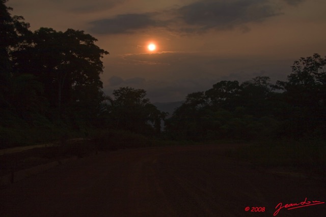 045 GABON Piste vers Lastourville Coucher de Soleil 8EIMG_22505wtmk.jpg