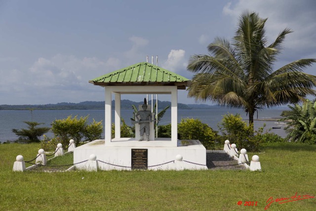 016 COCOBEACH le Monument aux Morts 11E5K2IMG_67819wtmk.jpg