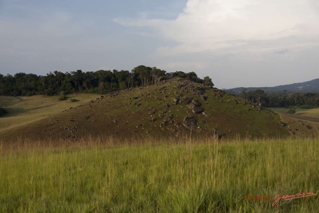 002 Campement vers Booue Savane et Rochers 12E5K2IMG_75883wtmk.jpg