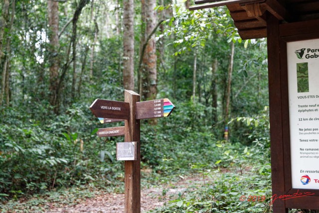 020 ARBORETUM Raponda-Walker 2 Panneau Balise 19E5M3IMG_190413139637_DxOwtmk 150k.jpg