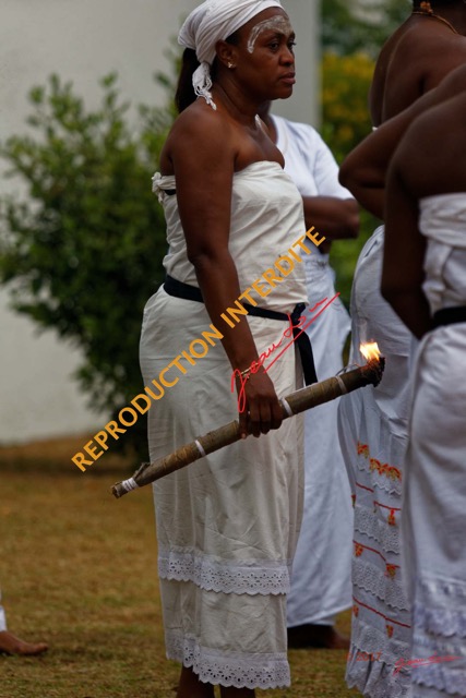 017 IVANGA la Danse la Ceremonie la Torche 17E5K3IMG_123967_DxOwtmkRepInterdite.jpg