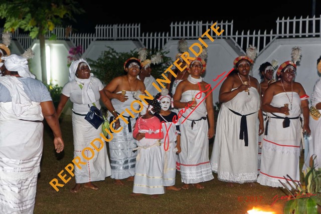 071 IVANGA la Danse la Ceremonie les Jeunes Danseuses 17E5K3IMG_124300_DxOwtmkRepInterdite.jpg