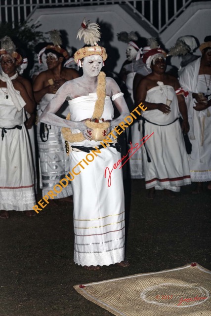 091 IVANGA la Danse la Troisieme Ceremonie Danseuse 17E5K3IMG_124350_DxOawtmkRepInterdite.jpg