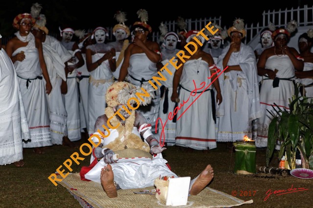 096 IVANGA la Danse la Troisieme Ceremonie Danseuse Initie 17E5K3IMG_124366_DxOawtmkRepInterdite.jpg