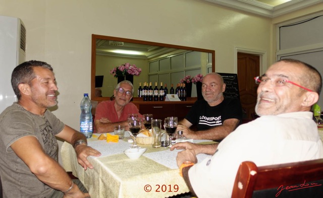 261 DJIDJI 1 Bai de LANGOUE 3 J8 Ndjole Hotel Kedy Ann Repas du Soir 18RX103DSC_1809291006393_DxOwtmk 150k.jpg