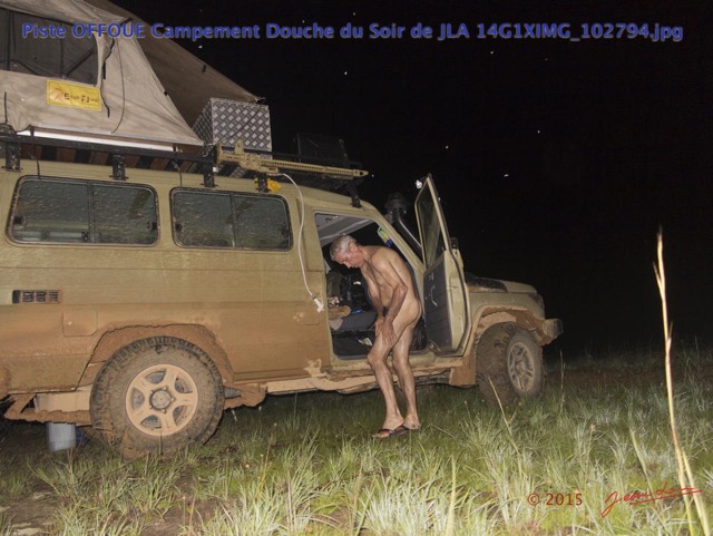 152 Piste OFFOUE Campement Douche du Soir de JLA 14G1XIMG_102794wtmk.JPG