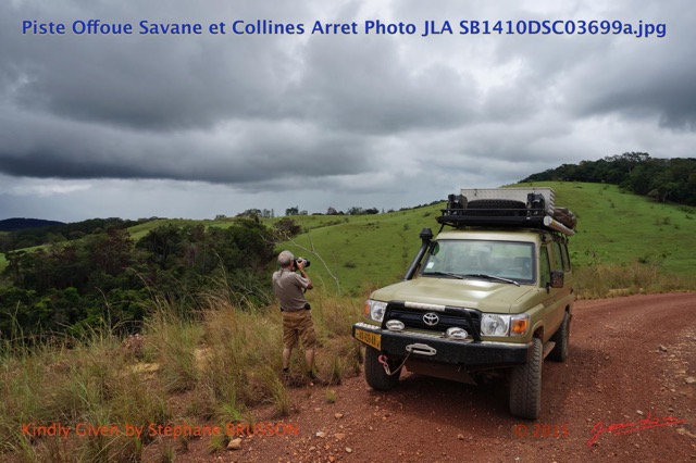 226 Piste Offoue Savane et Collines Arret Photo JLA SB1410DSC03699awtmk.JPG