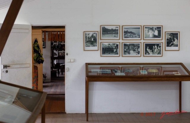012 LOANGO 3 Hopital Schweitzer le Musee Salle Exposition 16E5K3IMG_121320_DxOwtmk.jpg