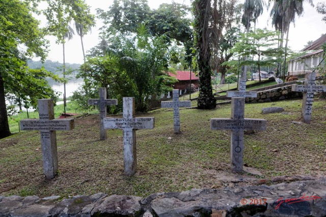 036 LOANGO 3 Hopital Schweitzer Ancien la Tombe du Dr 16E5K3IMG_121356_DxOawtmk.jpg