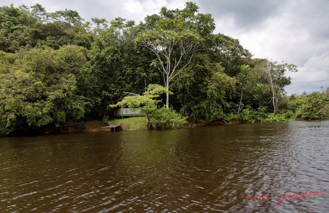 068 LOANGO 3 la Riviere REMBO NGOVE Passage Devant le Site AKAKA 16E5K3IMG_122120_DxOawtmk.jpg
