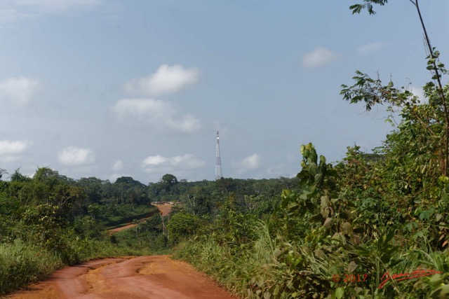 081 LOANGO 3 Franceville-Lambarene Piste vers Ovan Village et Antenne 16E5K3IMG_121230_DxOawtmk.jpg