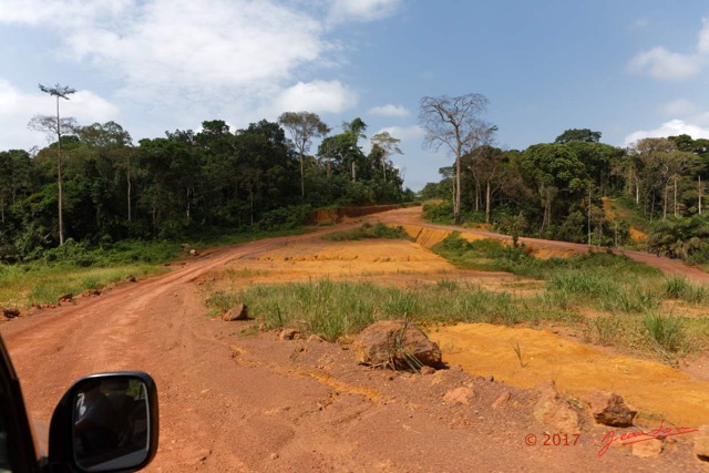 086 LOANGO 3 Franceville-Lambarene Piste vers Ovan Terrassement 16E5K3IMG_121236_DxOawtmk.jpg