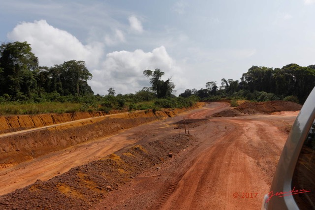 088 LOANGO 3 Franceville-Lambarene Piste vers Ovan Terrassement 16E5K3IMG_121239_DxOawtmk.jpg