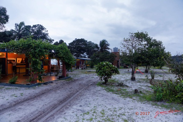 019 LOANGO 3 LIAMBISSI le Campement le Soir Entree 16E5K3IMG_121595_DxOawtmk.jpg