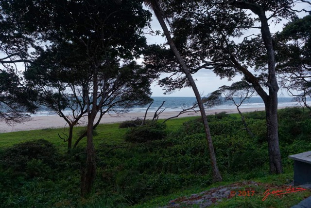037 LOANGO 3 LIAMBISSI le Campement le Soir vers la Plage 16E5K3IMG_121605_DxOwtmk.jpg