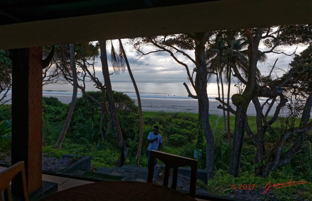 041 LOANGO 3 LIAMBISSI le Campement le Soir Vue sur la Plage 16E5K3IMG_121958_DxOawtmk.jpg