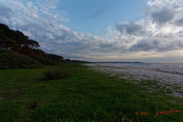 046 LOANGO 3 LIAMBISSI le Campement le Soir la Plage 16E5K3IMG_121960_DxOawtmk.jpg