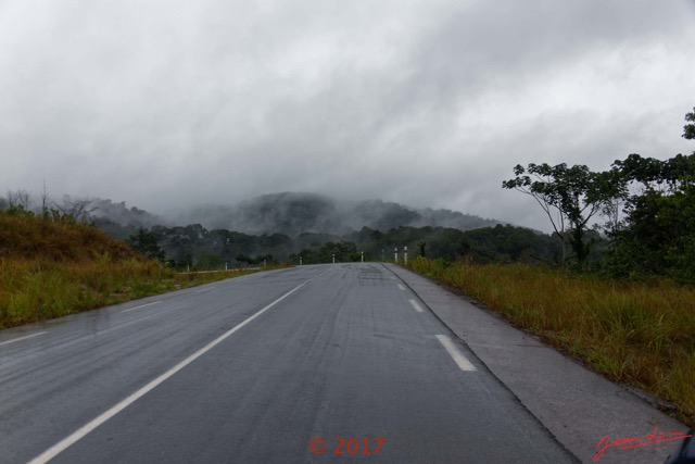 174 ULM Lastoursville 2 Route vers Franceville sous la Pluie 17E5K3IMG_125910_DxOwtmk.jpg