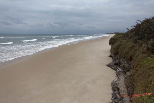 030 LOANGO ENAMINO Plage et Falaise 12E5K2IMG_77027wtmk.jpg