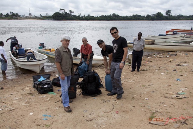 004 LOANGO Lambarene Equipe au Depart 12E5K2IMG_76722wtmk.jpg