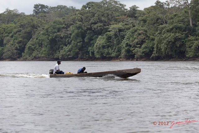 015 LOANGO Fleuve Ogooue et Pirogue 12E5K2IMG_76761wtmk.jpg