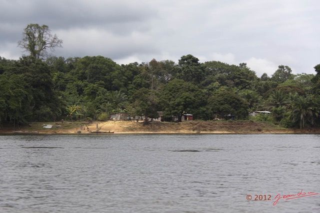 019 LOANGO Fleuve Ogooue Village 12E5K2IMG_76783wtmk.jpg
