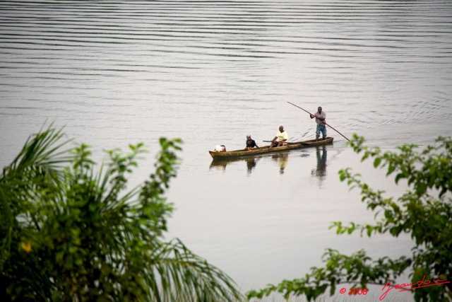 014 MAYUMBA Pirogue sur la Lagune 8EIMG_22963wtmk.jpg