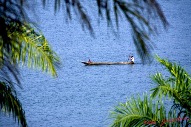 018 MAYUMBA Pirogue sur la Lagune 8EIMG_23002wtmk.jpg