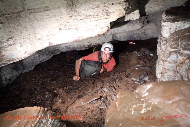 029 Boukama la Grotte Passage dans la Riviere par JLA Photo Bernard Lips 16OTG3BLIMG_1118wtmk.jpg