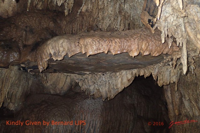 168  Boukama la Grotte Cavite de la Cascade Draperie Circulaire Photo Bernard Lips 16OTG3BLIMG_1097wtmk.jpg