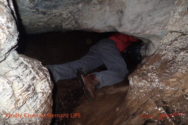 170 Boukama la Grotte JLA Passant par la Riviere Photo Bernard Lips 16OTG3BLIMG_1042wtmk.jpg