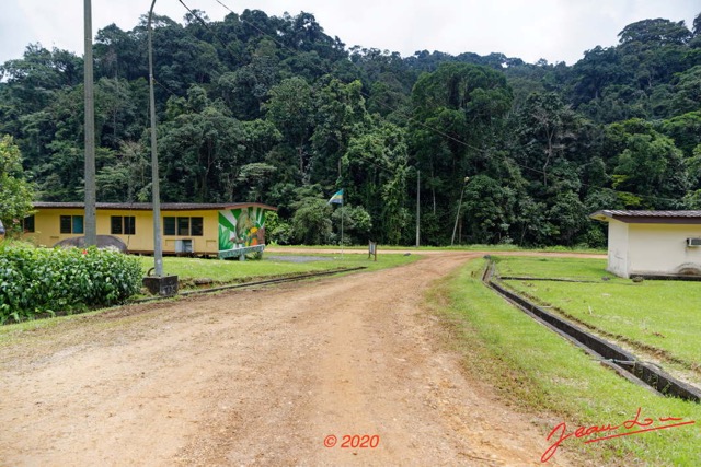 018 KINGUELE 02 Village Logements 20E5DIMG_201004154549_DxOwtmk 150k.jpg