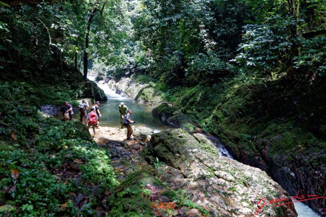 084 KINGUELE 02 La Gorge sur la MBIWAM Retenue Eau en Amont 20E80DIMG_201004145295_DxOwtmk 150k.jpg
