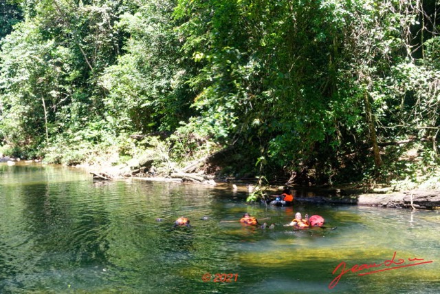 115 KINGUELE 03 Descente en Canyoning sur la MBIWAM 21RX106DSC_2105241009136_DxOwtmk 150k.jpg