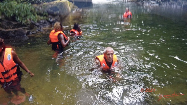 118 KINGUELE 03 Descente en Canyoning sur la MBIWAM 2021 05 24-0001_DxOwtmk 150k.jpg