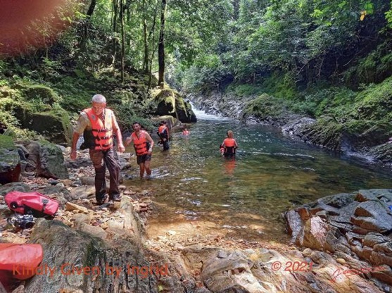 Kinguele 03 Descente en Canyoning sur la MBIWAM Preparation IMG_Ingrid_20210524_104124_DxOwtmk 97k-WEB