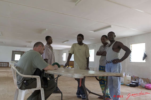 178 Mission 1 Belinga Campement Paiement des Guides 11E5K2IMG_70815wtmk.jpg