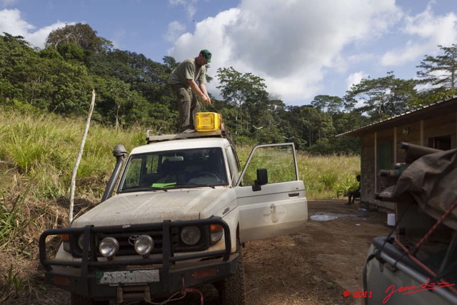183 Mission 1 Belinga Campement Rangement Vehicules 11E5K2IMG_70890wtmk.jpg