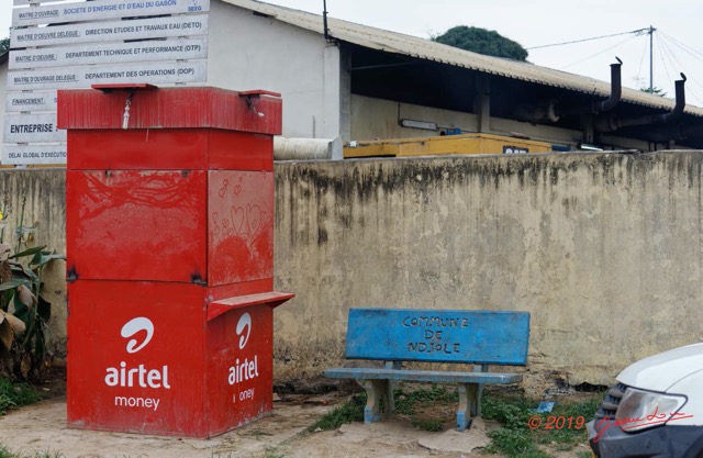 007 ENTOMO 02 Ndjole la Ville Guerite Airtel et Banc Public 19E5K3IMG_190820152161_DxOwtmk 150k.jpg